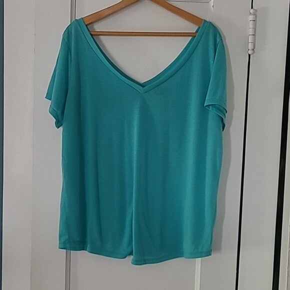 Torrid Double V neck tee - Picture 1 of 4